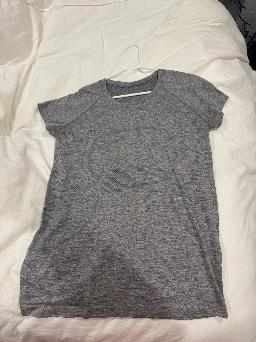 Lululemon size 10 gray swiftly Short-Sleeve hip length 2.0 Top